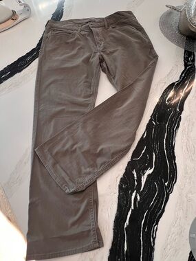 Men's Casual Straight-Leg Pants in Olive Gray